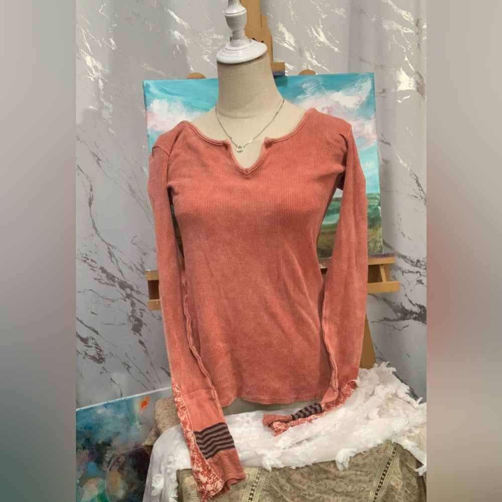 BKE Rust Ribbed Long-Sleeve Top with Notch Neckline